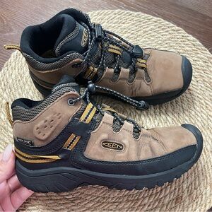 Boys Size 2 KEEN Targhee  Waterproof Hiking Boots